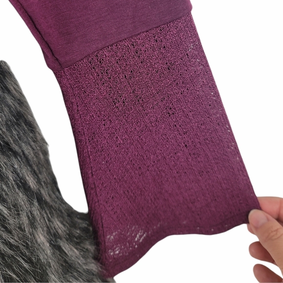 Burgundy V- neck Long sleeve Oversized mesh bell cuffs Tunic Top - Picture 7 of 16